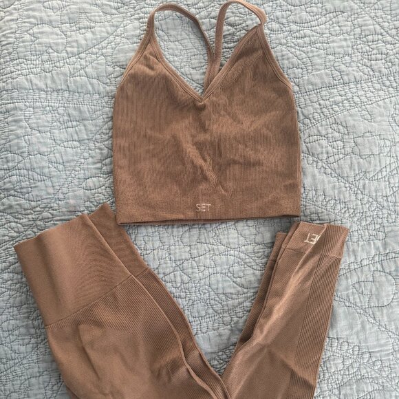 SET ACTIVE | SCULPTFLEX® RIBBED V BRA & LEGGINGS | Pepper | Size Small - Picture 1 of 6